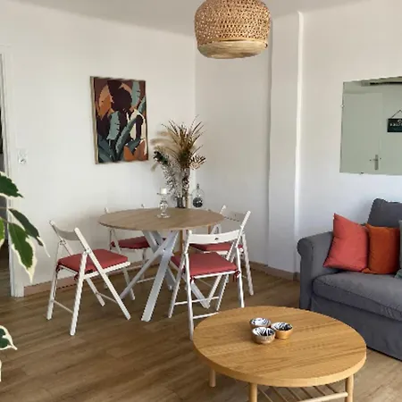 Apartment Facing The Sea 2 Steps From The Beaches *