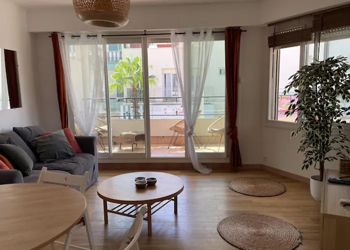 Facing The Sea 2 Steps From The Beaches * Antibes