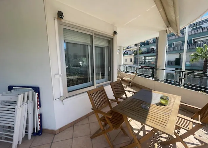 Facing The Sea 2 Steps From The Beaches * Antibes