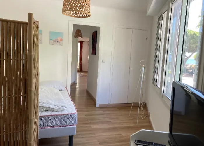 Facing The Sea 2 Steps From The Beaches * Antibes